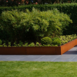 Beeteinfassung aus Cortenstahl