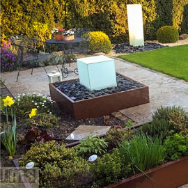 Beeteinfassung aus Cortenstahl